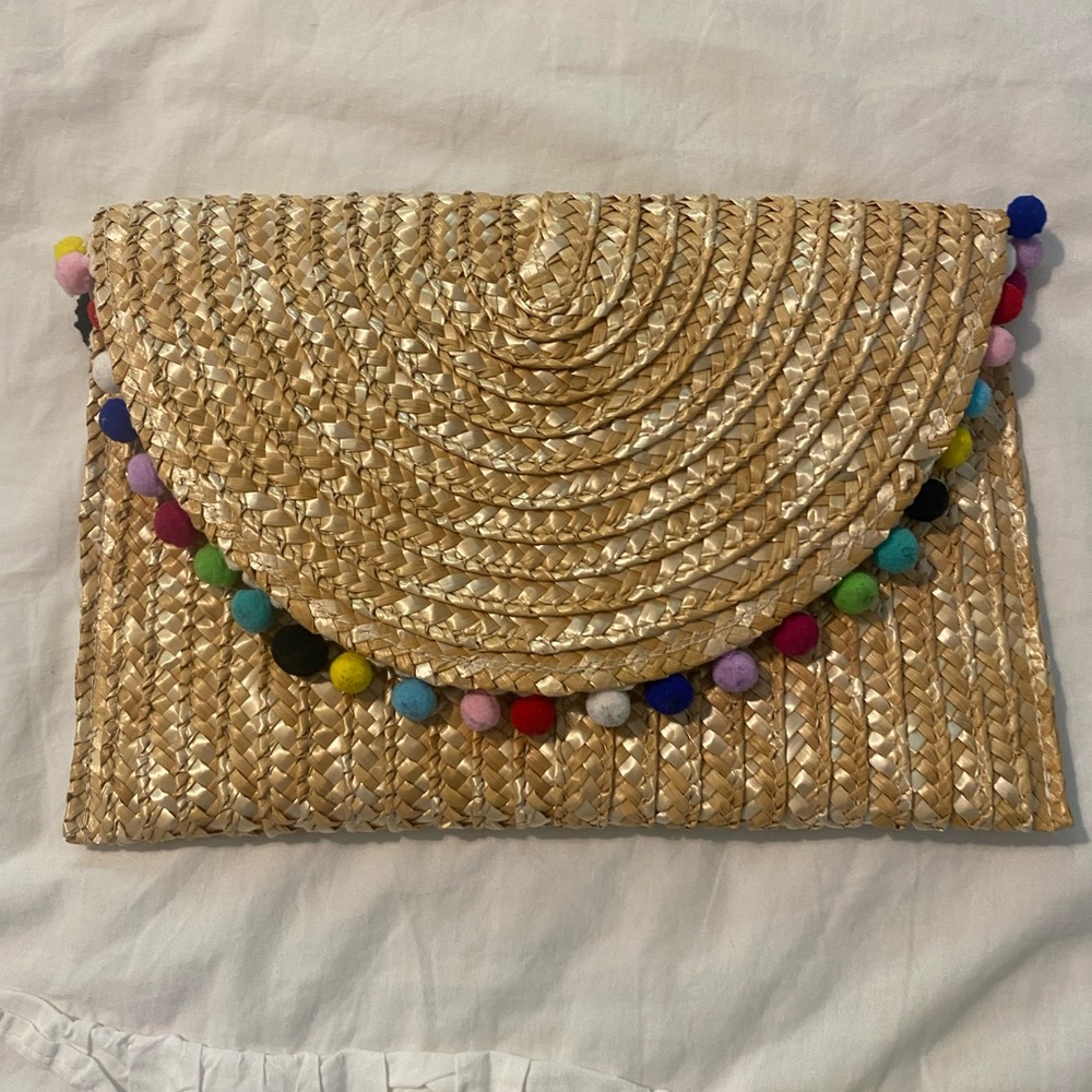 Rafia pompon clutch